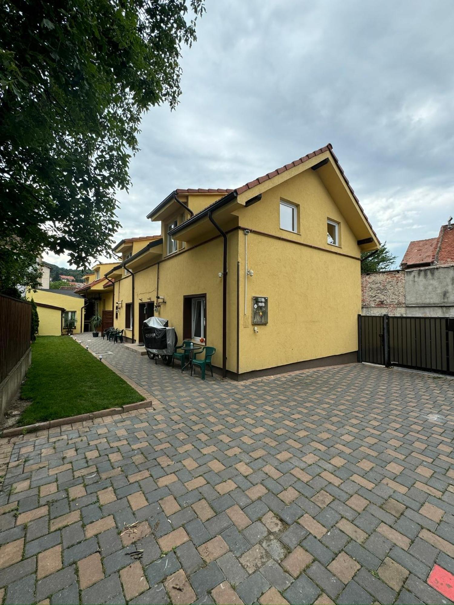 Apartment De Inchiriat Lucky House *