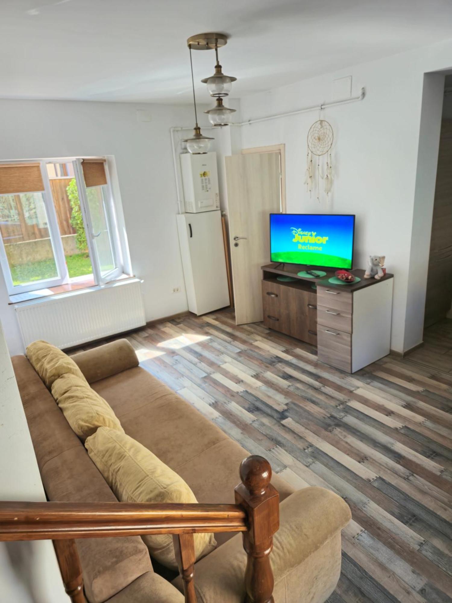 De Inchiriat Lucky House Apartment