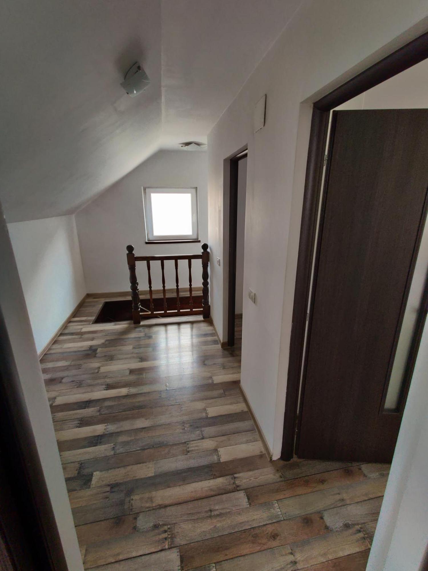 De Inchiriat Lucky House