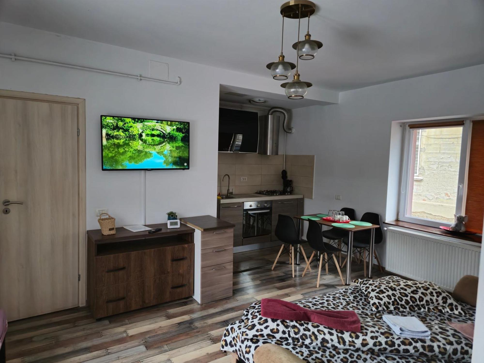 De Inchiriat Lucky House Apartment *